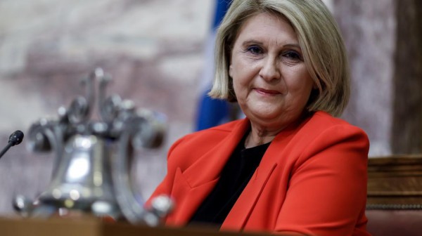 Εκτός τόπου και χρόνου η Σοφία Βούλτεψη για τα Τέμπη (VIDEO)