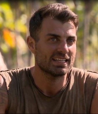 SURVIVOR: Χαντακώθηκε ο Χανταμπάκης και κούνησε μαντήλι στον Αγιο Δομήνικο (Video)