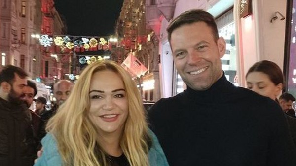 Ο Κασελάκης μαζι με Χαλκιδέα στην Πλατεία Ταξίμ στην Κωνσταντινούπολη