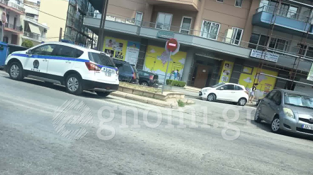 ΛΕΩΦΟΡΟΣ ΧΑΪΝΑ - ΧΑΛΚΙΔΑ: Περιπολικό πάρκαρε σε διάβαση πεζών