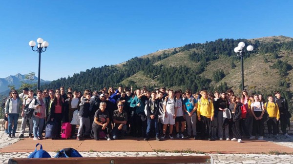 3ο ΓΥΜΝΑΣΙΟ ΧΑΛΚΙΔΑΣ: Πήγαν εκδρομή στο Καρπενήσι