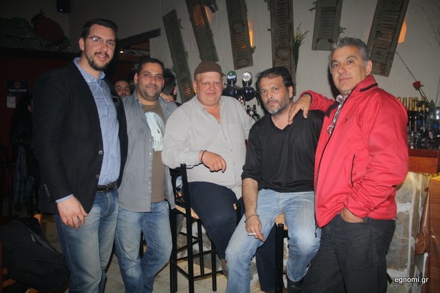 Την παλεύει η αντροπαρέα