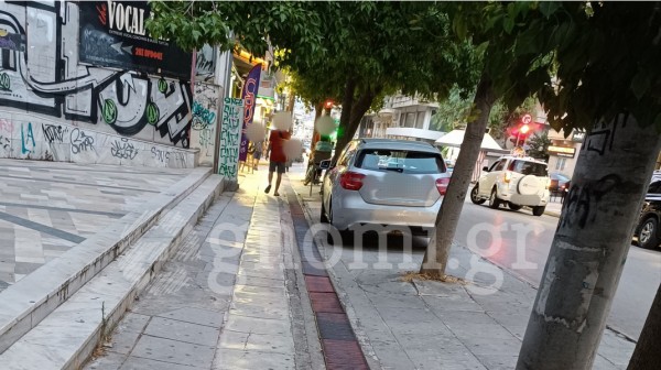 ΧΑΛΚΙΔΑ: Τακτικός ...θαμώνας του πεζοδρομίου ο οδηγός του συγκεκριμένου ΙΧ