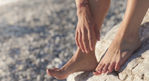 Σκασμένες φτέρνες καλοκαιριάτικα; Αυτή είναι η λύση!