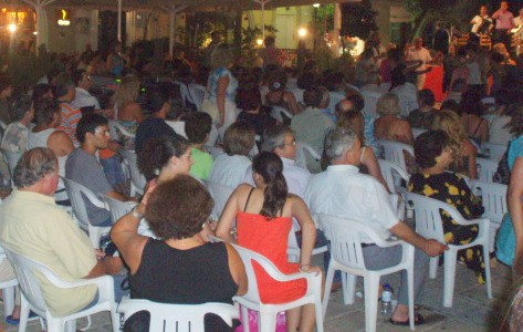 Λαϊκή βραδιά στην Παραλία Αυλίδας