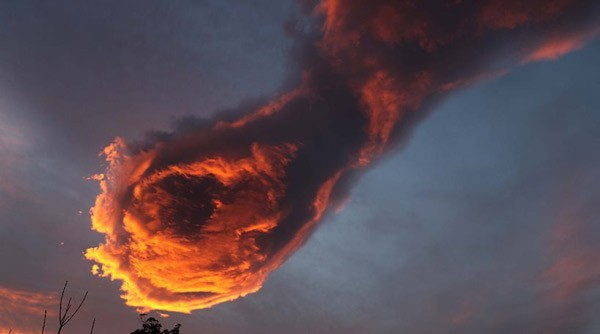 Το χέρι του Θεού ...πύρινη γροθιά