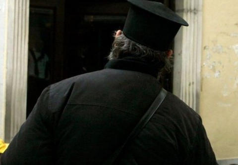 Ιερέας προφυλακίστηκε για βιασμούς κατ' εξακολούθηση