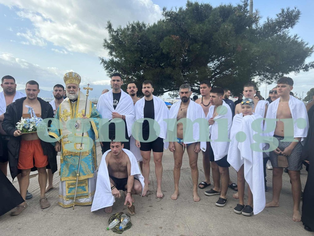 ΘΕΟΦΑΝΙΑ ΑΡΤΑΚΗ: Γέμισε η θάλασσα κολυμβητές!