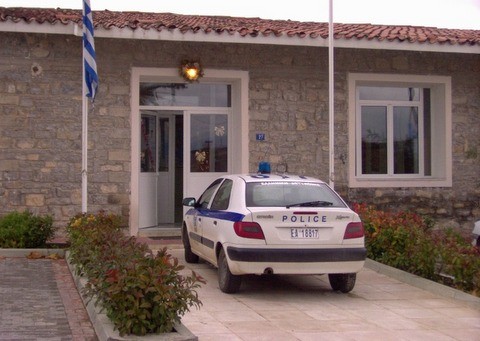 Άρπαξε ρουχισμό αξίας 24.000 ευρώ από αποθήκη στο Σχηματάρι