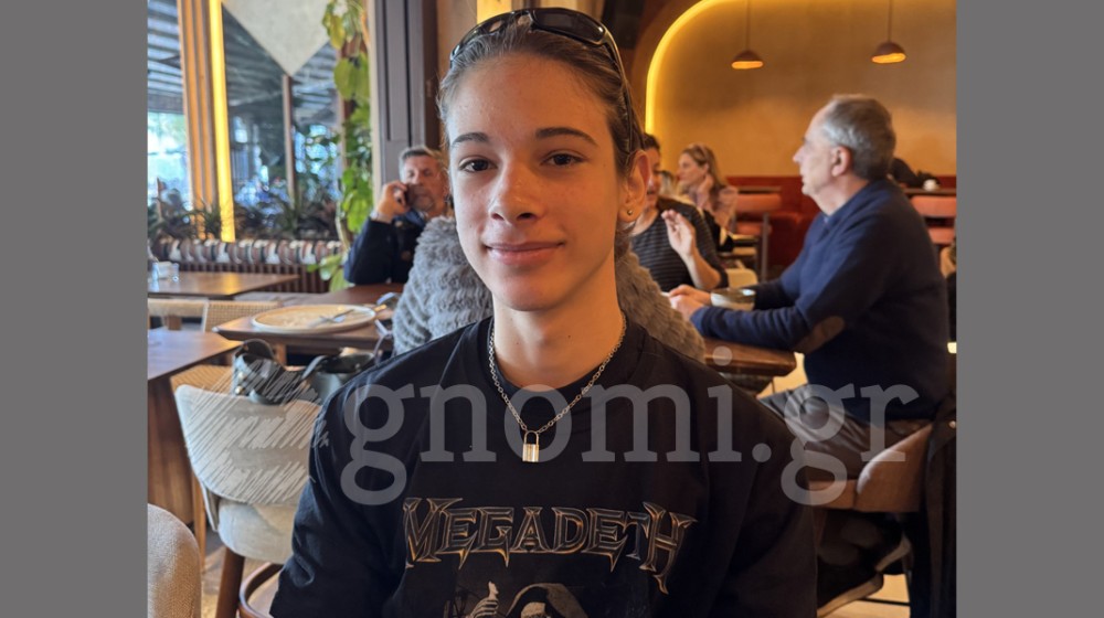 Με σύμμαχο την αγαπημένη του ηλεκτρική κιθάρα θα κυνηγήσει τα όνειρά του