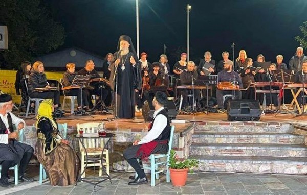 ΠΡΟΚΟΠΙ ΕΥΒΟΙΑΣ: Χοροί και τραγούδια από την Μικρά Ασία στην πλατεία του χωριού