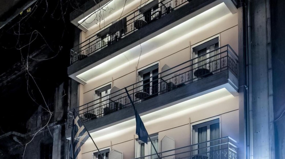 15χρονος Γάλλος μαθητής ήρθε σχολική εκδρομή στην Αθήνα, έπεσε από μπαλκόνι ξενοδοχείου και σκοτώθηκε