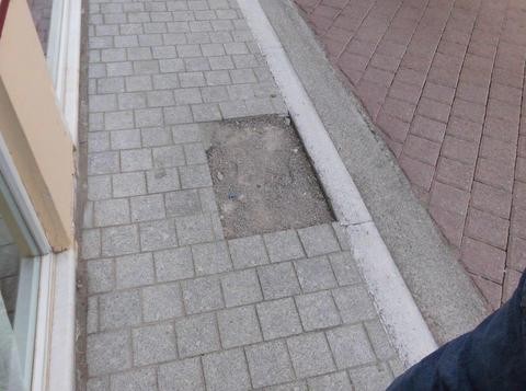 Παγίδες στα καινούργια πεζοδρόμια του Δήμου Χαλκιδέων