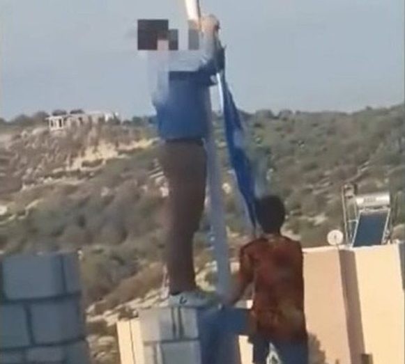 Αλβανοί κατέβασαν και έκλεψαν ελληνική σημαία σε χωριό της Κρήτης (VIDEO)