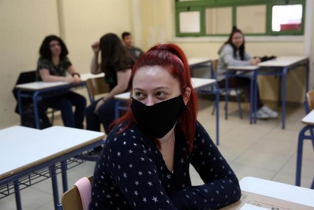 Σχολεία: Μέχρι πότε παρατείνεται το σχολικό έτος