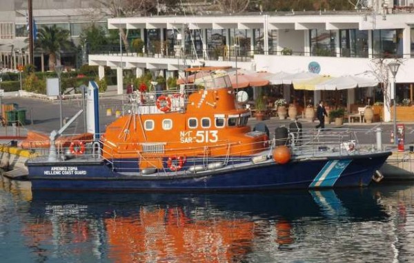ΣΚΥΡΟΣ: Μεταφέρθηκε ηλικιωμένη ασθενής με σκάφος του λιμενικού στην Κύμη
