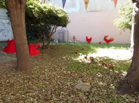 Σκηνικό από παραμύθι στην αυλή του Εργαστηρίου Τέχνης