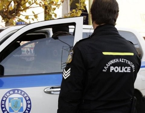Δολοφονία στο Αιγάλεω: Παραδόθηκε στη ΓΑΔΑ ο 20χρονος που σκότωσε τη μητέρα του