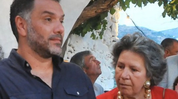 Γρηγόρης Αρναούτογλου: Πέθανε η μητέρα του - Το συγκινητικό αντίο