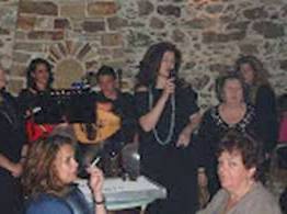 Έκοψαν την πίτα με τρικούβερτο γλέντι