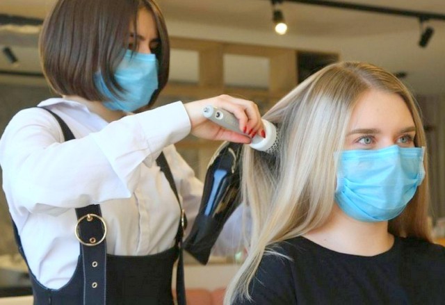 SMS 13033: Χωρίς ...χρονόμετρο το μήνυμα σε κομμωτήρια, κέντρα αισθητικής, μανικιούρ