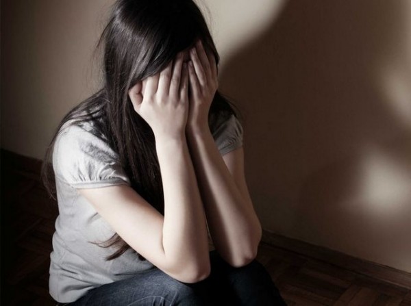 ΛΑΜΙΑ: Έβαλε …χέρι στην 20χρονη υπάλληλό του και οι αστυνομικοί του έβαλαν χειροπέδες