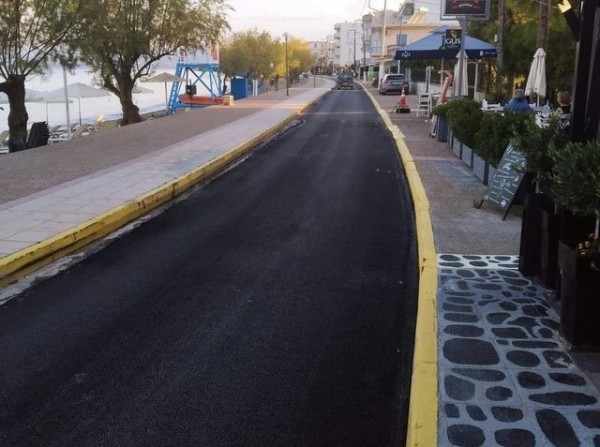 ΛΕΥΚΑΝΤΙ: Ο Δήμος έφτιαξε επιτέλους τον παραλιακό δρόμο 10 μήνες μετά την θεομηνία