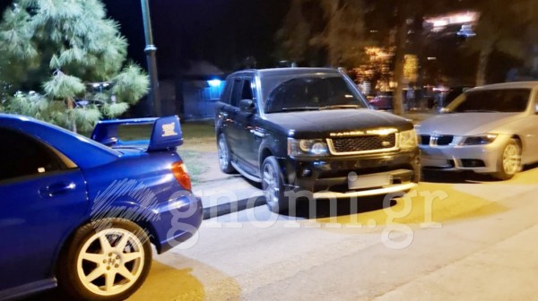 ΧΑΛΚΙΔΑ: Επικό παρκάρισμα το βράδυ της Ανάστασης έξω από εκκλησία!