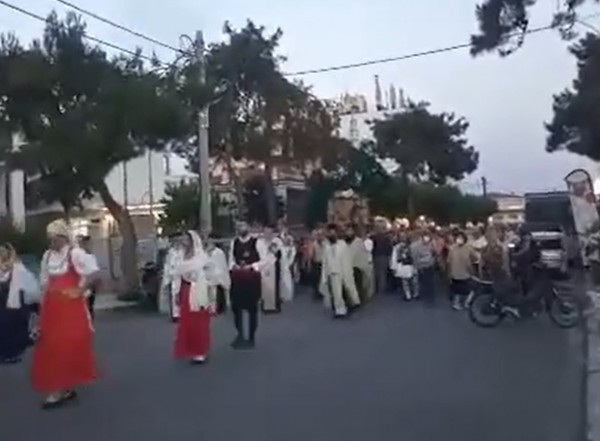 ΑΙΔΗΨΟΣ: Περιφορά της εικόνας για τη γιορτή των Αγίων Αναργύρων (VIDEO)