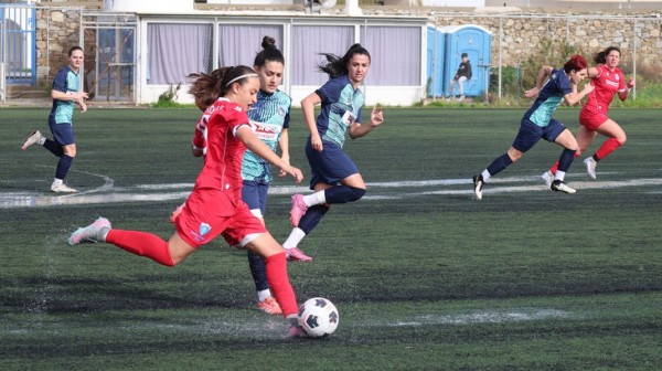 ΜΥΚΟΝΟΣ-ΠΓΑΟ ΧΑΛΚΙΔΑΣ 3-0: Λύγισαν στο νησί των ανέμων και η κορυφή πήρε φωτιά (VIDEO)