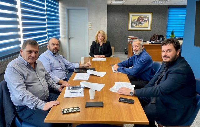 Συνάντηση της Έλενας Βάκα με τον πρόεδρο της Αναπτυξιακής Εύβοιας Βαγγέλη Κούκουζα