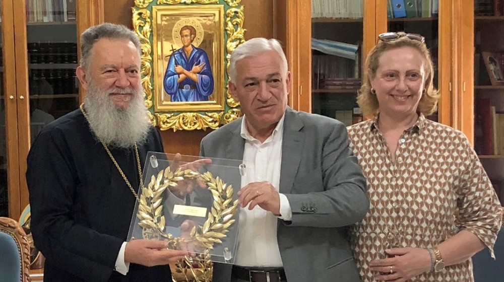ΧΑΛΚΙΔΑ: Πήγε με δώρο στο Μητροπολίτη ο Λάζαρος Κυρίζογλου