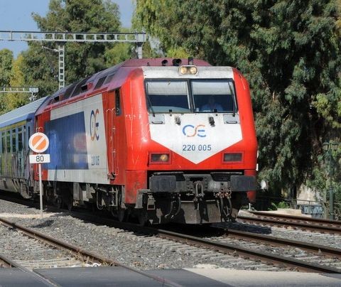 ΘΗΒΑ: 34χρονος παρασύρθηκε από τρένο και ακρωτηριάστηκε