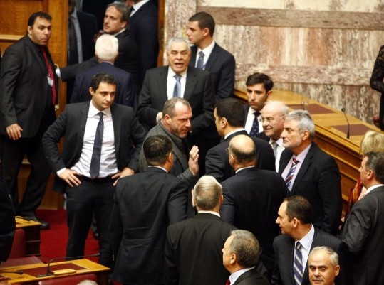 Τσαμπουκάς Μίχου με πυροσβέστη τον Κικίλια