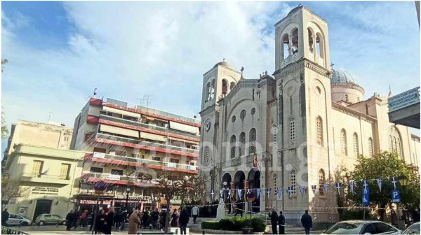 ΧΑΛΚΙΔΑ: Βραδινή θεία λειτουργία στο ναό του Αγίου Νικολάου