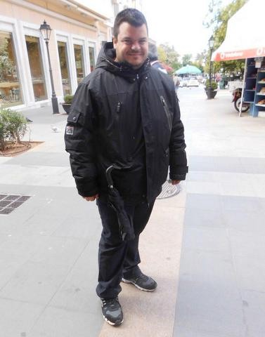 Οργανωμένος κυκλοφορεί ο Γιώργος