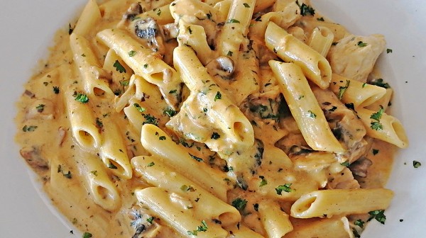 Πένες με σάλτσα μανιταριών