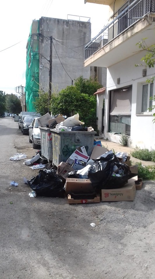 ΕΡΕΤΡΙΑ: Πρωτομαγιά με γεμάτους κάδους