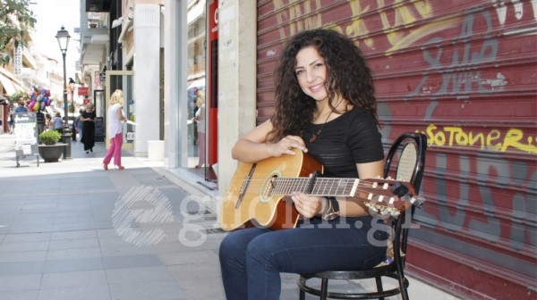 ΑΓΩΝΑΣ ΘΥΣΙΑΣ ΚΑΚΟΛΥΡΙ: Η Σιντορέλα τραγούδησε για τους δρομείς (VIDEO)