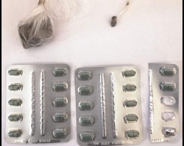 ΙΣΤΙΑΙΑ: Δύο Έλληνες είχαν στην κατοχή τους ηρωίνη και ναρκωτικά χάπια (φωτό)