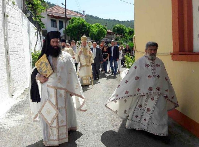 Σε Νεροτριβιά και Κουρκουλούς ο Μητροπολίτης ανήμερα της γιορτής των Αγίων Κωνσταντίνου και Ελένης