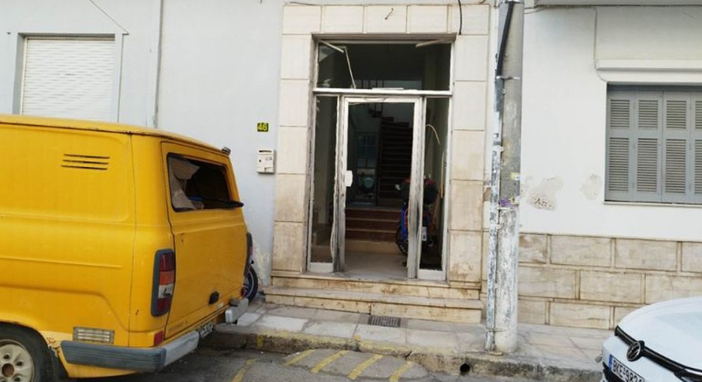 Έκρηξη σε πολυκατοικία στο Περιστέρι