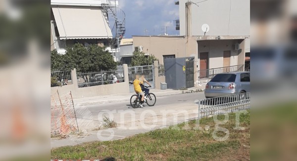 ΧΑΛΚΙΔΑ: Επική ατάκα πιτσιρικά που έκανε ποδήλατο με φίλο του