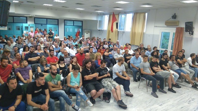 Έκλεψαν τα ηχεία από την αίθουσα εκδηλώσεων του Εργατικού Κέντρου Εύβοιας