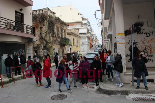 ΧΑΛΚΙΔΑ: Παράσταση διαμαρτυρίας για να κλείσουν τα ειδικά σχολεία