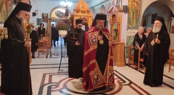 ΡΟΒΙΕΣ ΕΥΒΟΙΑΣ: Τιμές και δώρα στο νέο Μητροπολίτη Γόρτυνος από τους συγχωριανούς του