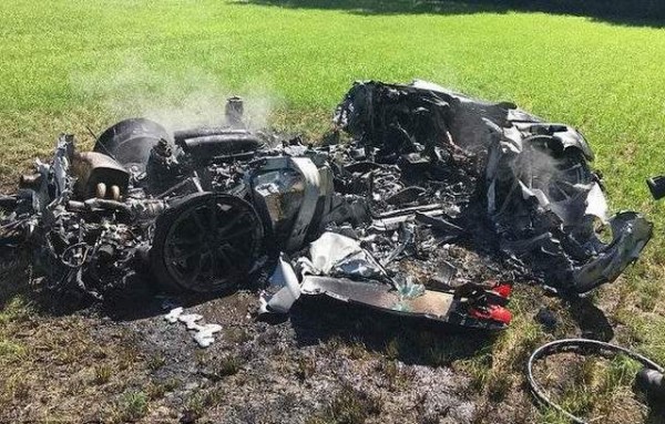 Αγόρασε Ferrari και σε μία ώρα την έκανε παλιοσίδερα