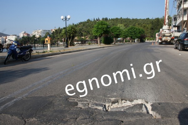 Λακούβα-παγίδα στη λεωφόρο Μακαρίου