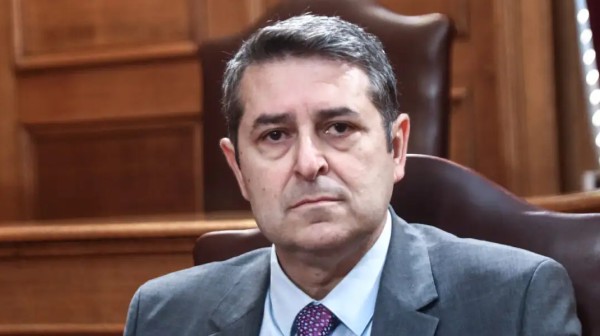 Γιώργος Μυλωνάκης: Παραμένει διασωληνωμένος στη ΜΕΘ