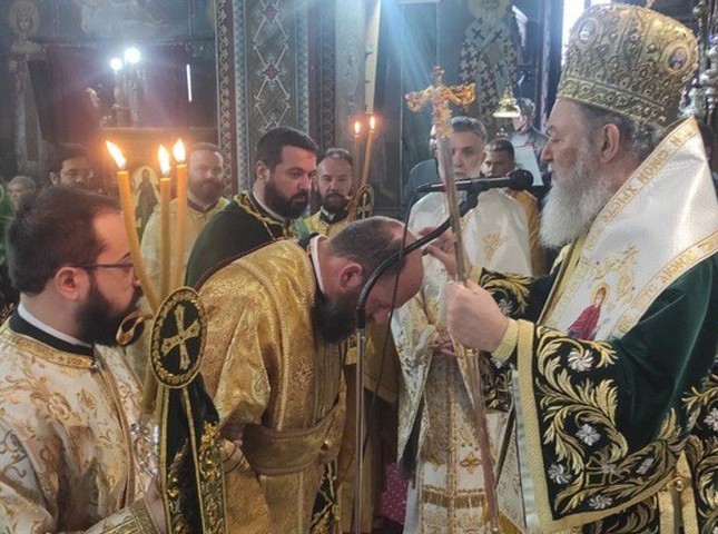 ΧΑΛΚΙΔΑ: Ο Μητροπολίτης χειροτόνησε νέο Διάκονο στο ναό της Ευαγγελίστριας Κανήθου